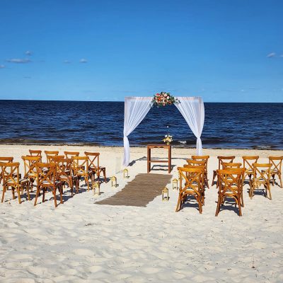 beach wedding ceremony