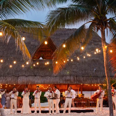 Mariachis at acamaya weddings